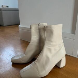 Stradivarius Cream Heeled Boots